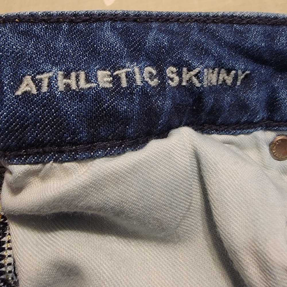 American Eagle Outfitters Dark Blue Denim Jeans - Picture 6 of 7